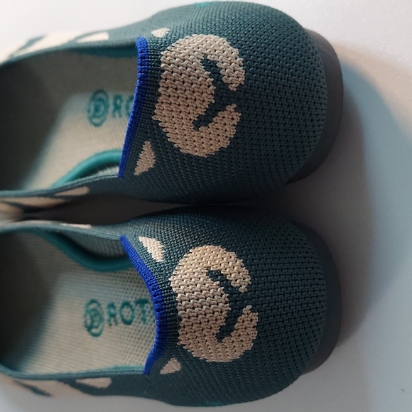 NEW - Moroccan Green Rothy Point - size 9 - Discontinued Style - Picture 2 of 5